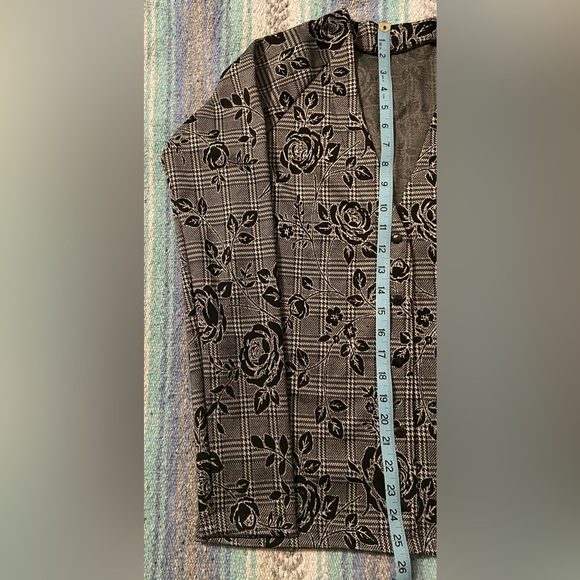 Handmade Floral Plaid Houndstooth Cardigan - Picture 9 of 11